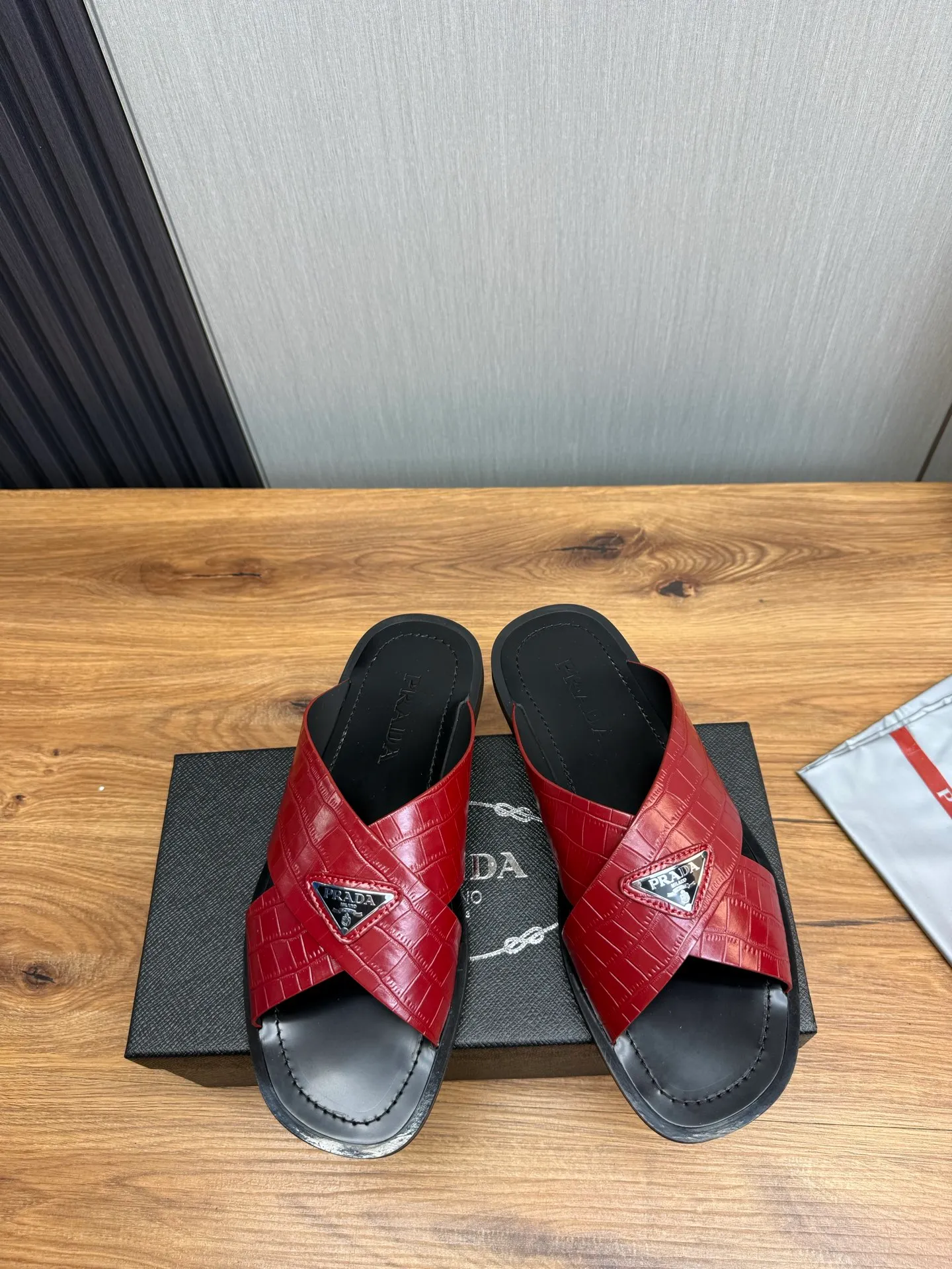 Factory price 340💰 ＰＲＡＤＡPrada - popular men's slippers hot sale 🔥 🩴Official website one to one production 38-45 sizes 45 46 🉑️Customized!
